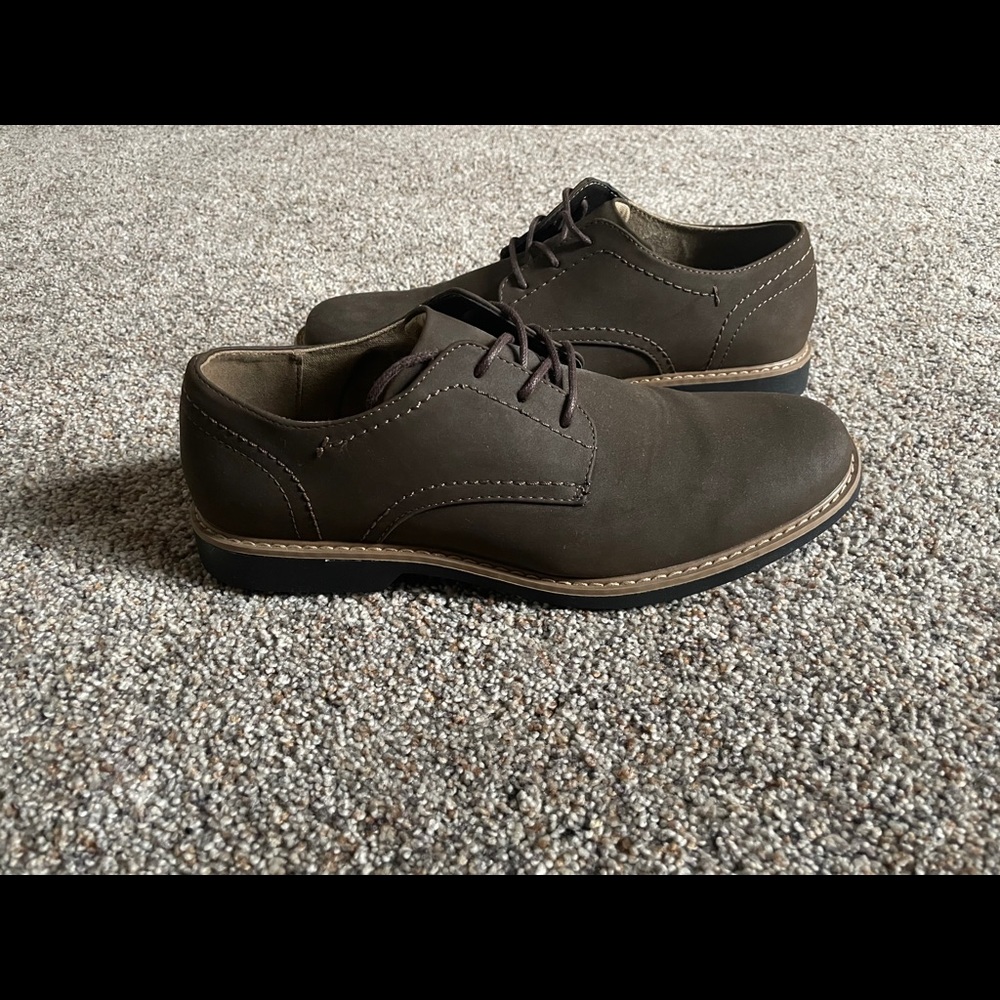 Dress shoes